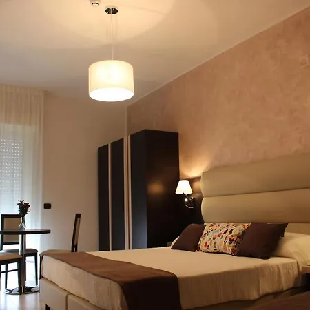 호텔 Miramare Gyh Luxury 3*