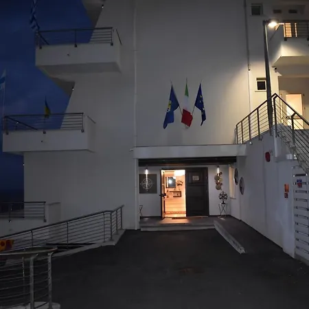 Miramare Gyh Luxury 호텔 쉴라