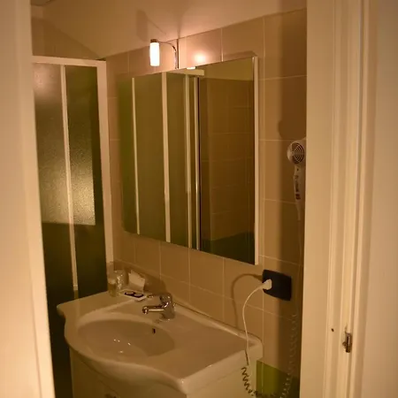 호텔 Miramare Gyh Luxury 3*