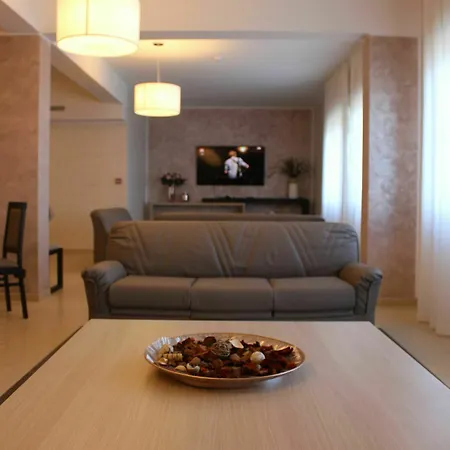 Miramare Gyh Luxury 호텔 쉴라